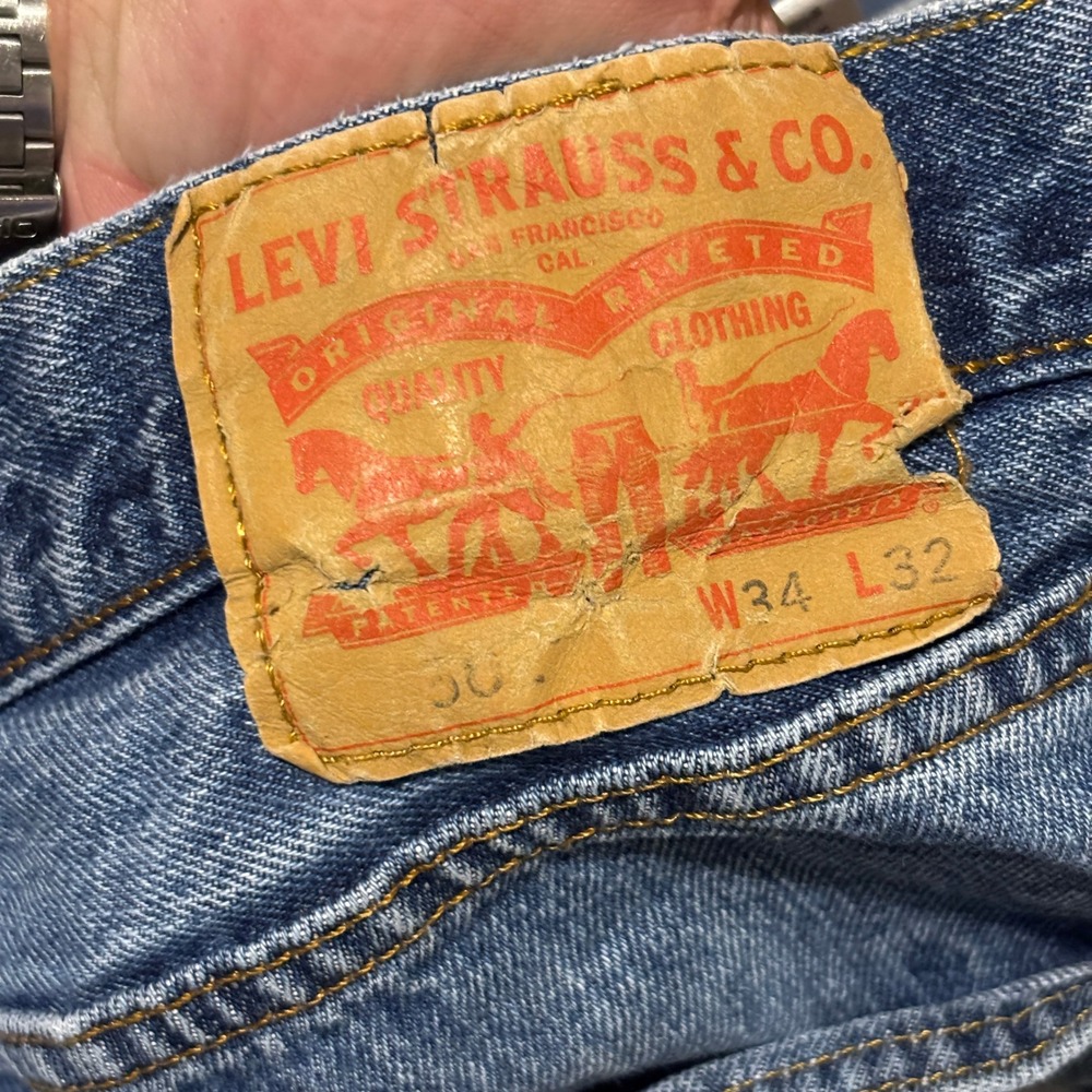 Levis 501 Men Original Fit Button Fly Straight Leg Blue Jeans 34x32 Medium Wash - Picture 10 of 12